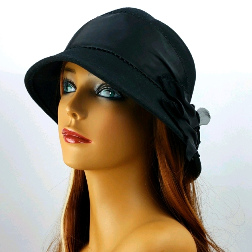 The Wool Company Black 100% Wool Felt Cloch Hat